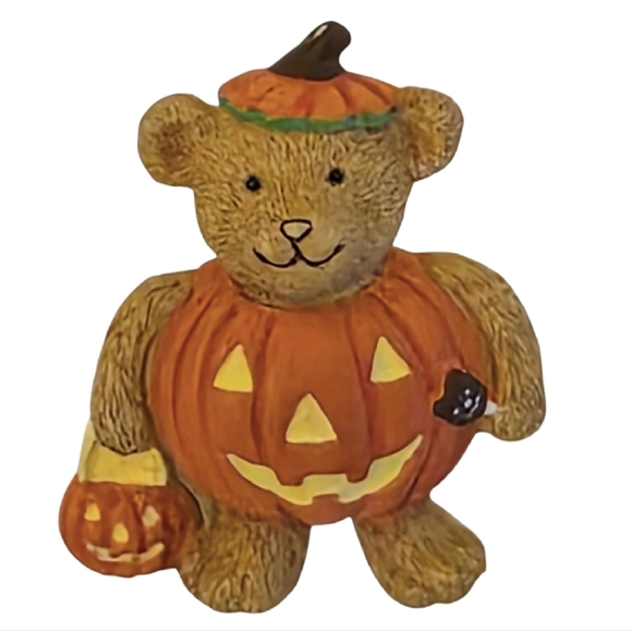 Vintage Avon Jewelry 1999 Teddy Bear Pumpkin Halloween Costume Brooch Jacket Pin - Picture 1 of 3